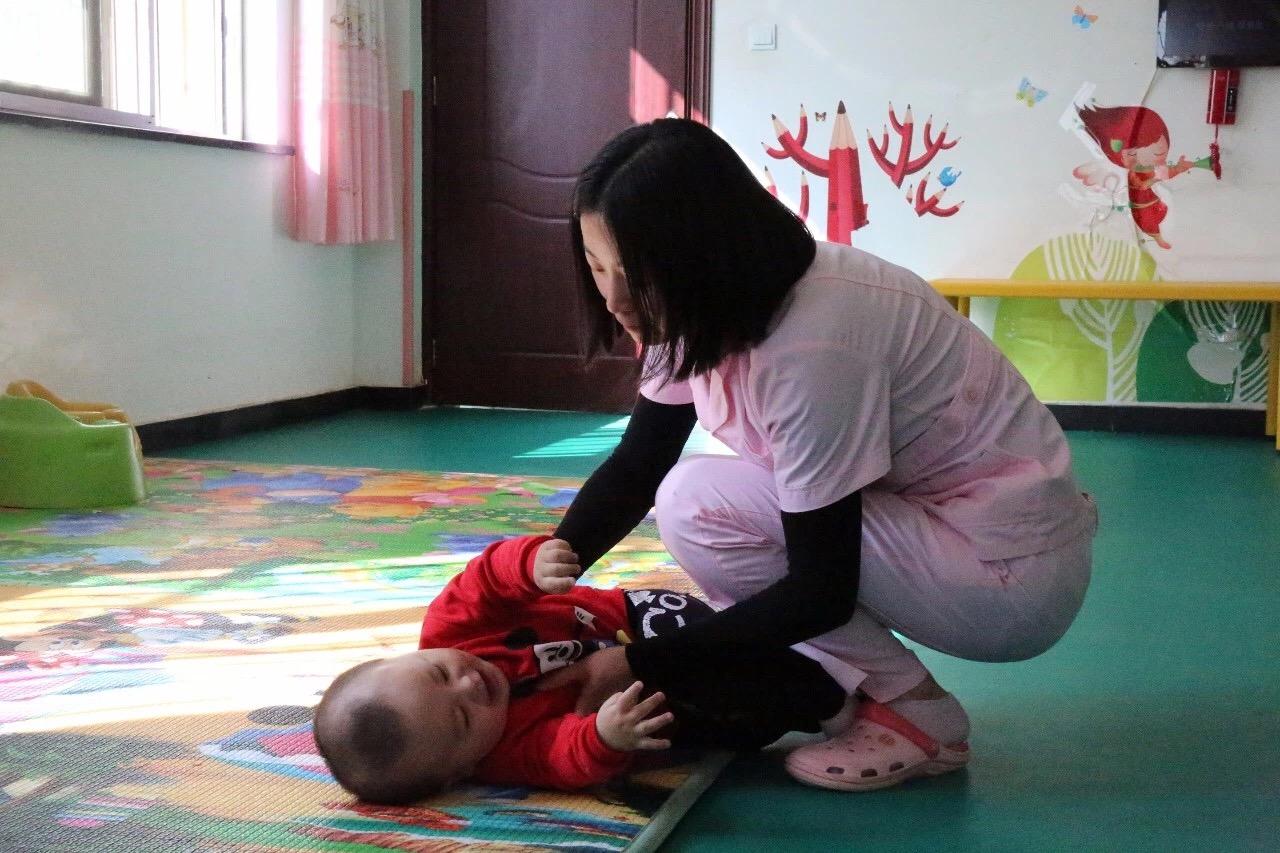 以愛之名，90后女孩重回福利院