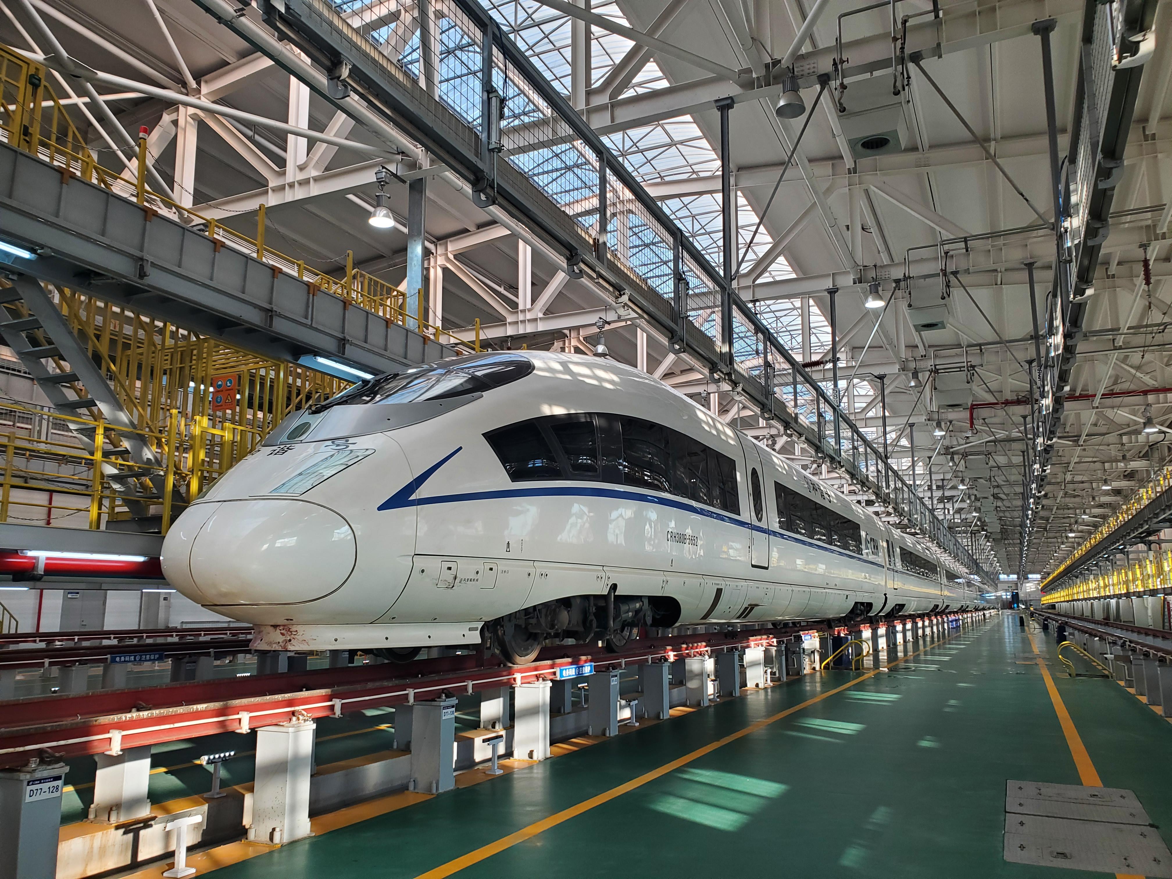 【高鐵來了】隴東報記者試乘體驗，感受銀西鐵路的“速度與激情”！