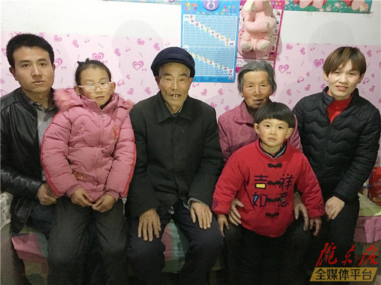 【新春走基層】殘疾夫婦：“你做我的耳朵，我做你的右手”