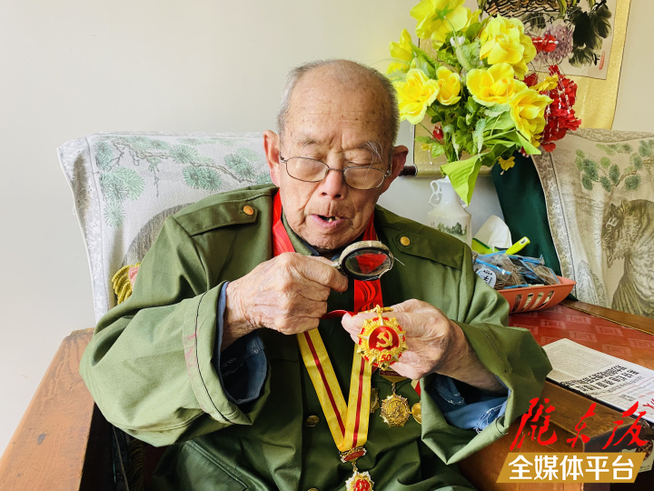 【光榮在黨50年】徐連江：“永遠跟黨走，永遠都愛國！”