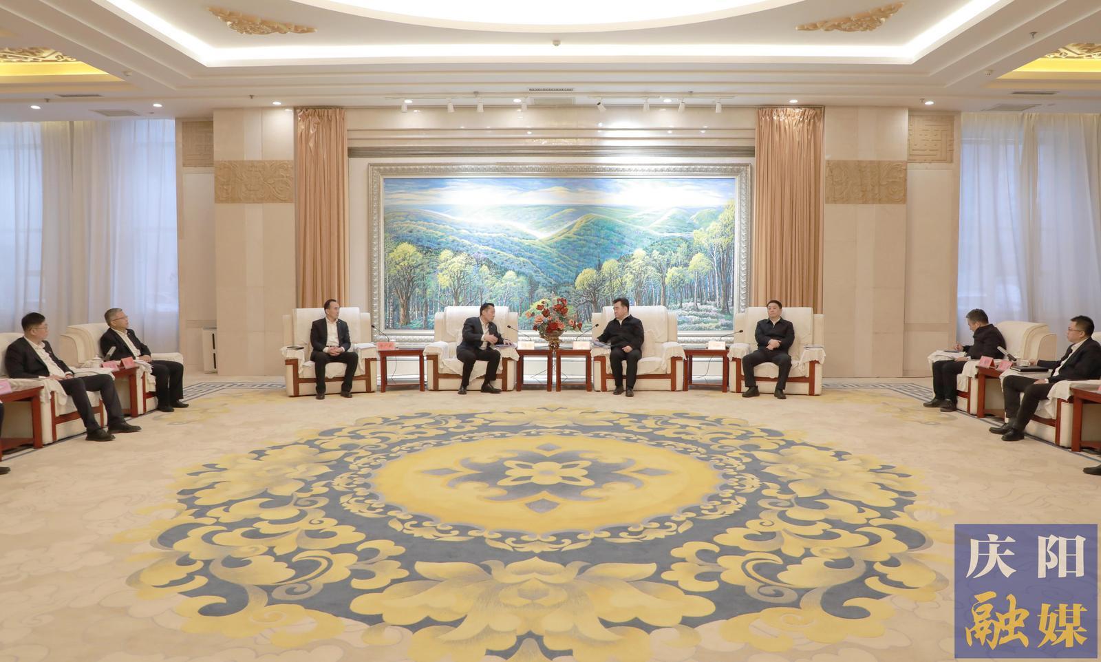黃澤元周繼軍與中國鐵塔甘肅省分公司黨委書記、總經(jīng)理戴海兵一行座談