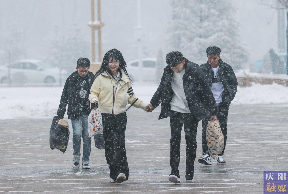 【攝影專(zhuān)題】風(fēng)雪兼程，回家過(guò)年！