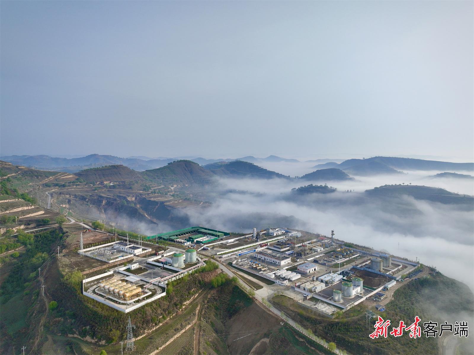 我國頁巖油開發(fā)實現(xiàn)重大突破——長慶油田日產(chǎn)頁巖油跨越萬噸大關